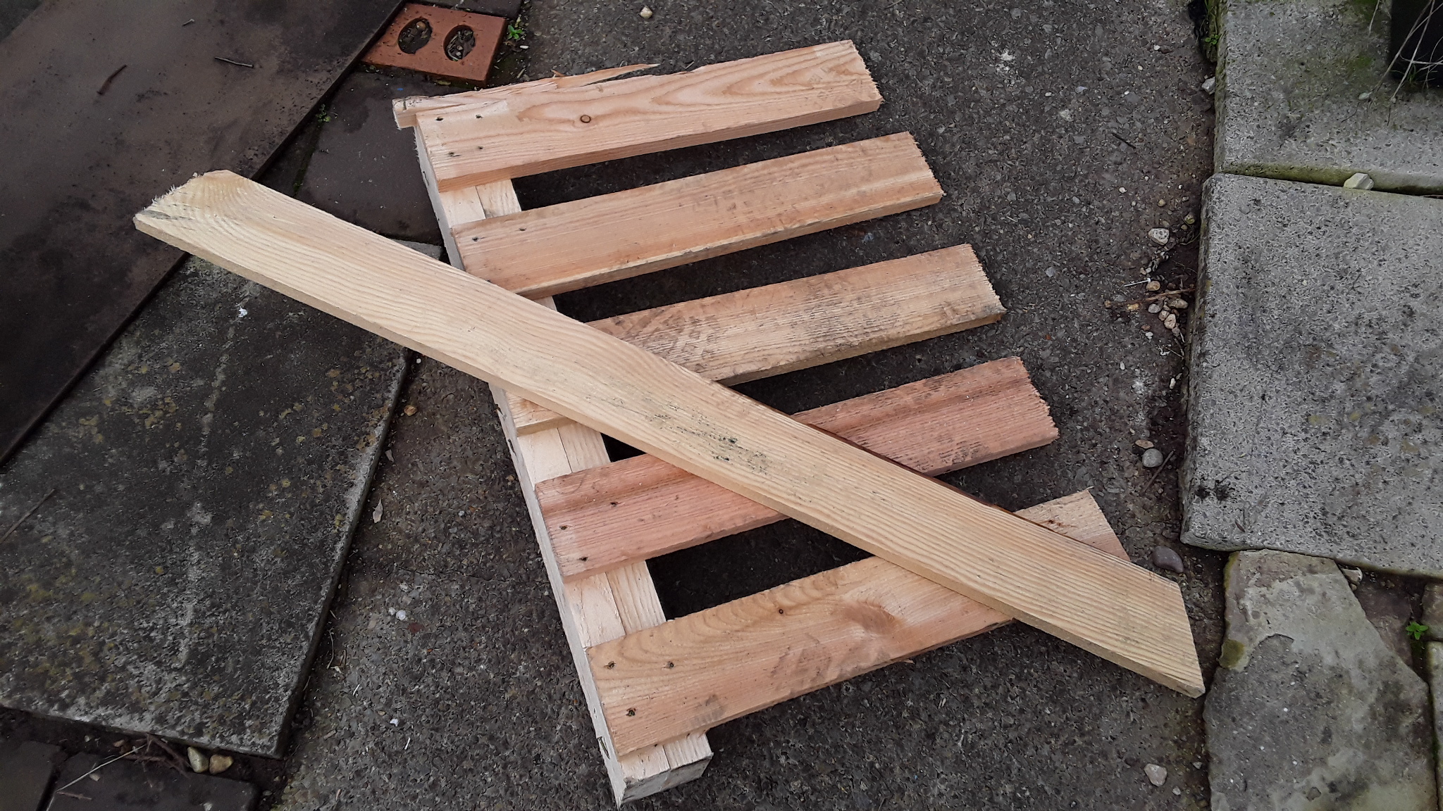 Building A Pallet Wood Shelf
